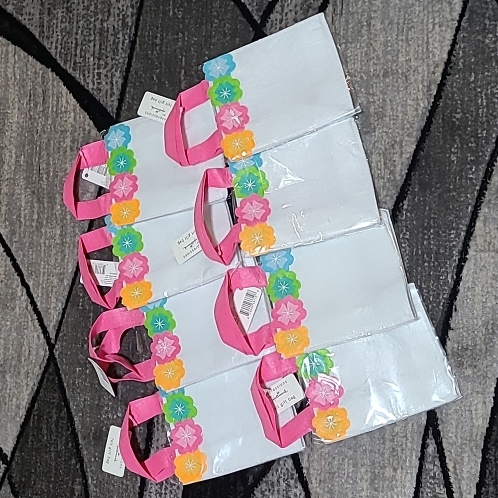 HALLMARK EXPRESSIONS FLOWERS 💐 TOP FELT FABRIC REUSABLE LOT 8 BAGS